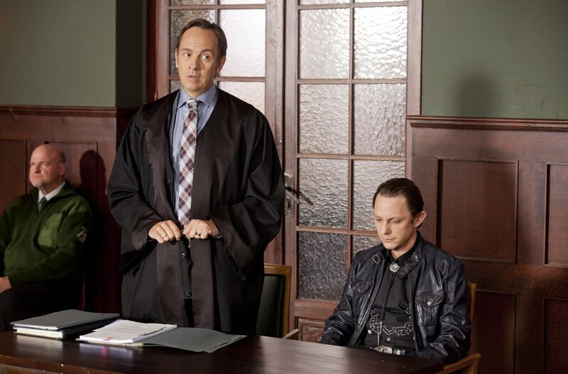 Johannes Bulitta (Moritz Lindbergh, l.); Leo Lohne (Arndt Schwering-Sohnrey, r.) – Bild: Westdeutscher Rundfunk /​ EIKON West GmbH /​ Frank Dicks