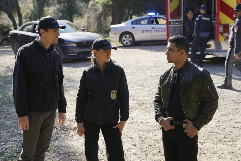 (v.l.n.r.) Timothy McGee (Sean Murray); Ellie Bishop (Emily Wickersham); Nick Torres (Wilmer Valderrama) – Bild: Bill Inoshita /​ CBS Broadcasting, Inc.