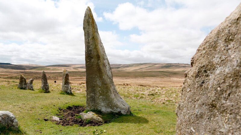 Steinkreis aus der Bronzezeit im Dartmoor – Bild: NDR/​Manfred Uhlig