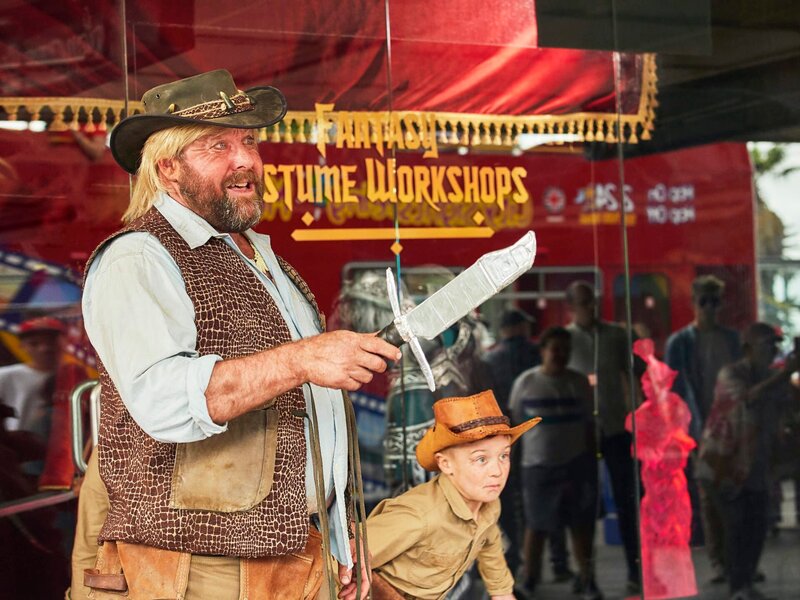 Come Back, Mr. Dundee! – Bild: Nameless /​ LACHLAN MOORE