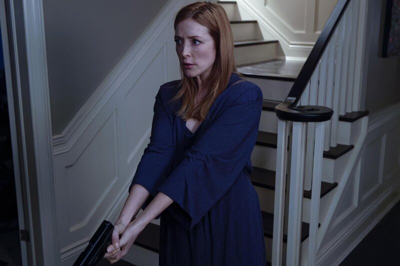 Grace (Jennifer Finnigan) – Bild: CBS Broadcasting Inc. /​ Ben Mark Holzberg