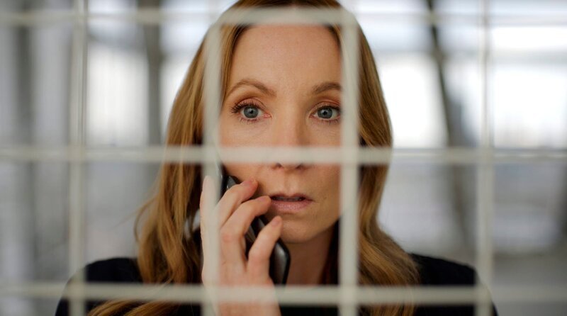 Angela (Joanne Froggatt). – Bild: WDR/​Two Brothers Pictures/​All3Media International