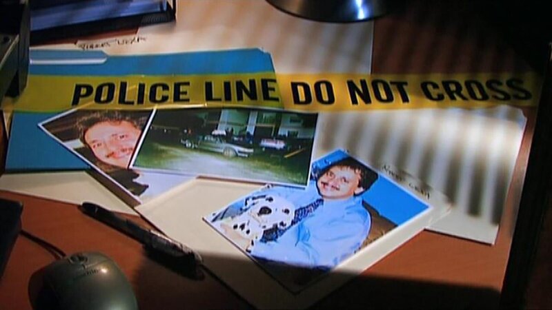 Diesmal geht es u.a. um einen Pizzaboten, der in seinem Lieferfahrzeug erschossen wurde. Der Polizei gelingt es zunĂ¤chst nicht, ein Motiv fĂĽr die Tat zu erkennen. – Bild: RTL II