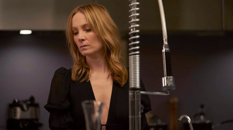Angela (Joanne Froggatt). – Bild: WDR/​Two Brothers Pictures/​All3Media International