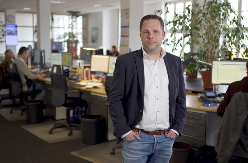 Lokalreporter Christopher Menge, Cellesche Zeitung, recherchiert über das mysteriöse Verschwinden von Mandy Müller. – Bild: SWR/​sagamedia/​Thomas Hamelmann