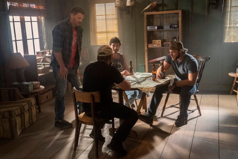 L-R: Jason Hayes (David Boreanaz), Sonny Quinn (AJ Buckley), Brock Reynolds (Justin Melnick), Clay Spenser (Max Thieriot) – Bild: Monty Brinton /​ CBS Studios /​ PARAMOUNT+ /​ © 2022 CBS Studios Inc. All Rights Reserved.