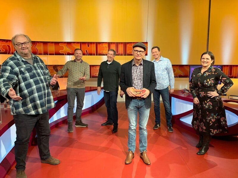 Günther Lainer, Thomas Stipsits, Viktor Gernot, Oliver Baier, Alex Kristan, Magda Leeb. – Bild: ORF