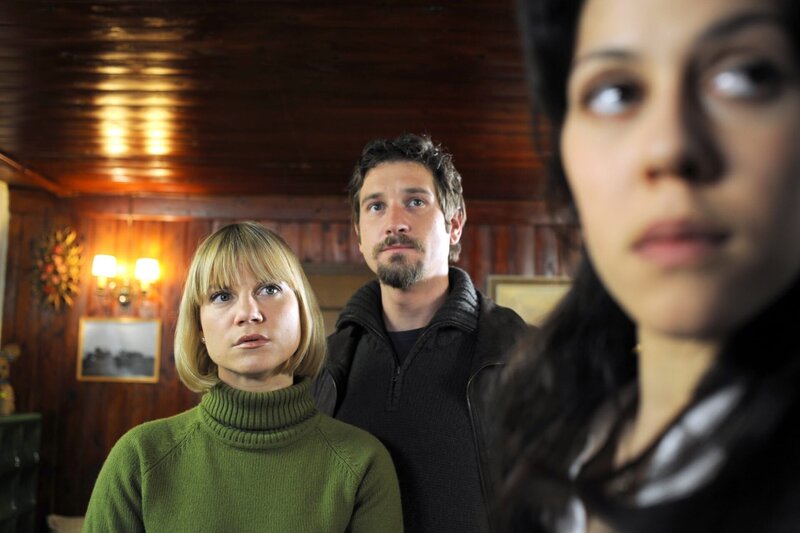 Nach dem Konsum eines „Jagatees“ verunglückt der junge Marco Pecic mit seinem Snowboard tödlich. Es stellt sich heraus, dass sein Tee vergiftet war. – Bild: ORF/​BEO Film/​Bernd Schuller