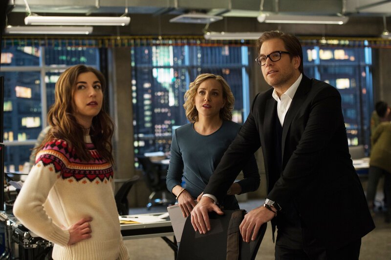 Cable präsentiert Marissa und Bull ihre Rechercheergebnisse – sie ist fündig geworden. Können sie so die Schuld von Withrow schwarz auf weiß belegen? – Bild: CBS Broadcasting, Inc.