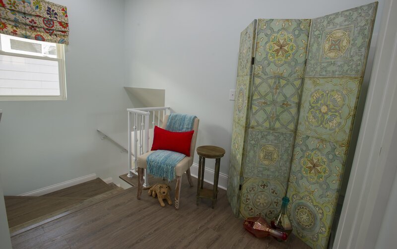 Viktorianische Stilmittel geben dem Haus das passende Flair und machen jeden Raum zur Wohlfühl-Oase. – Bild: HGTV/​Scripps Networks, LLC