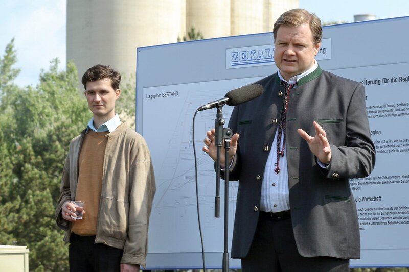 Michael A. Grimm (Lorenz Ludwinger, re.). – Bild: Petro Domenigg /​ ORF