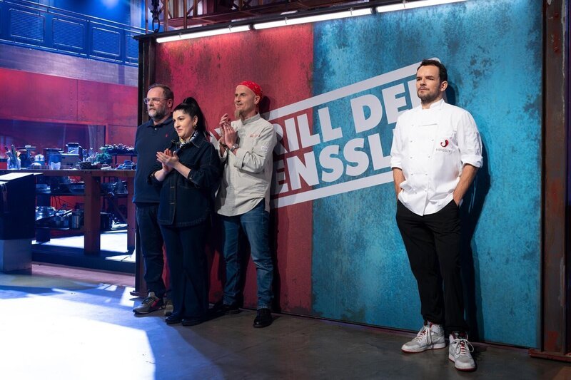 V.l.: Sepp Schellhorn, Elif Oskan, Ralf Zacherl, Steffen Henssler – Bild: RTL /​ Markus Hertrich