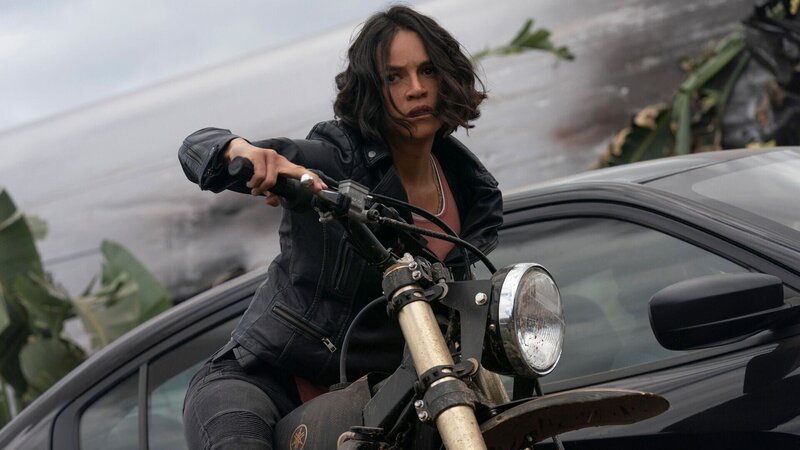 Letty (Michelle Rodriguez) +++ Die Verwendung des sendungsbezogenen Materials ist nur mit dem Hinweis und Verlinkung auf RTL+ gestattet. +++ – Bild: RTL / Universal City Studios Productions LLLP. Letty (Michelle Rodriguez) +++ Die Verwendung des sendungsbezogenen Materials ist nur mit dem Hinweis und Verlinkung auf RTL+ gestattet. +++ – Bild: RTL / Universal City Studios Productions LLLP.