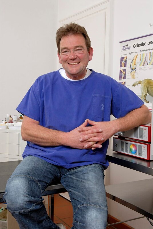Tierarz Dr. Dreesen – Bild: ANIMAL PLANET /​ STEPHAN SAHM