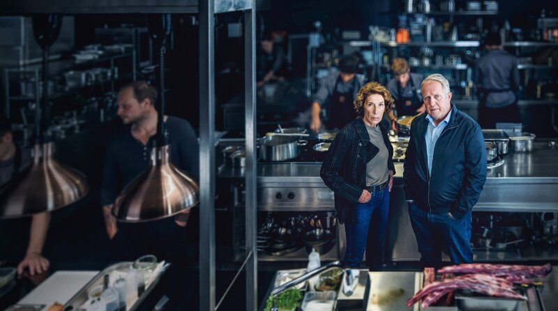 Bibi Fellner (Adele Neuhauser) und ihr Kollege Moritz Eisner (Harald Krassnitzer) – Bild: ARD Degeto Film/​ORF/​Hubert Mican