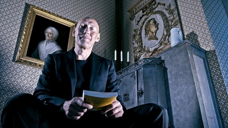 Seit Jahrhunderten erzählen sich die Menschen rätselhafte Geschichten, in denen es um mysteriöse Begegnungen und geheimnisvolle Ereignisse geht. In der Sendung entführt Detlef Bothe den Zuschauer in eine geheimnisumwobene Welt. – Bild: RTL II