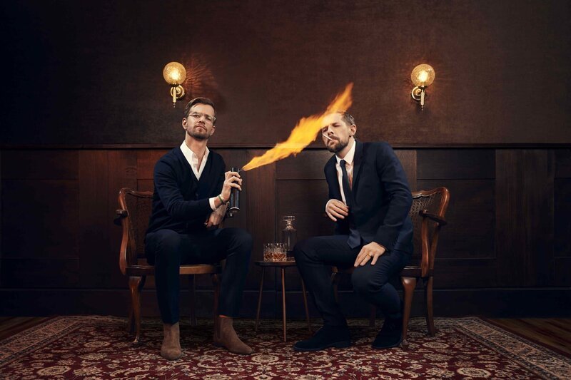 Wer ist der Stärkste, Mutigste, Schlauste? Joko (l.) und Klaas (r.) wollen es wieder wissen und jagen sich gegenseitig um die Welt … – Bild: ProSieben /​ Marco Justus Schöler