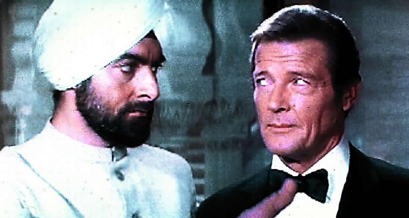 L-R: Gobinda (Kabir Bedi) und James Bond (Roger Moore) – Bild: SRF 1