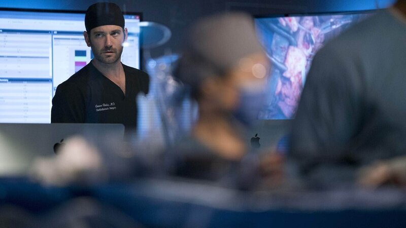 Connor Rhodes (Colin Donnell) Die Verwendung des sendungsbezogenen Materials ist nur mit dem Hinweis und Verlinkung auf RTL+ gestattet. – Bild: RTL /​ Universal Television LLC