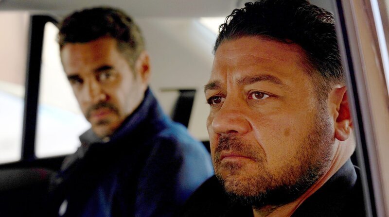 Mafiaboss Lagagna (Leonardo Nigro) und „Capo“ Zanchetti (Tobias Oertel, li.) sind alte Bekannte. – Bild: ARD Degeto/​BR/​Hans-Joachim Pfeiffer