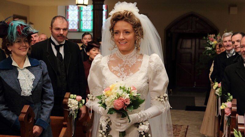 Julia Ogden (Helene Joy) – Bild: AXN White