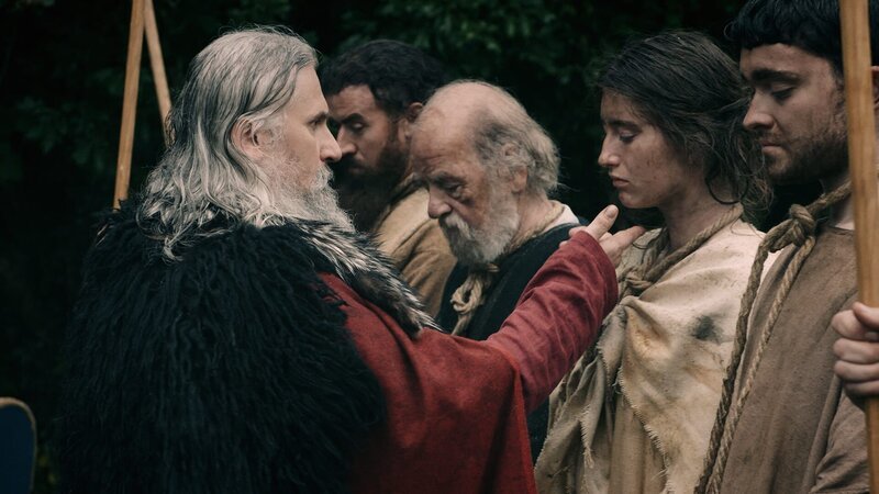 Der Wikinger-Anführer Ivarr wird gefürchtet. Auf seinen Raubzügen nimmt er zahlreiche Gefangene. – Bild: Tile Films Ltd./​ Off the Fence/​ WeltN24 GmbH