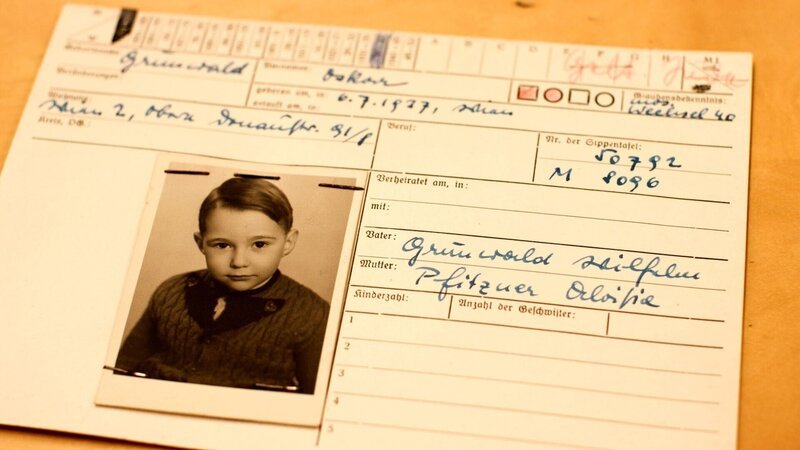 Akte von Oskar Grünwald im Wiener Stadt- und Landesarchiv. – Bild: ORF/​produktionsraum