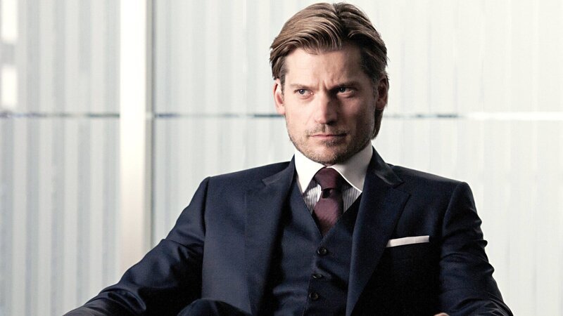 Clas Greve (Nikolaj Coster-Waldau) spielt ein doppeltes Spiel. – Bild: ZDF und ARD Degeto/Yellow Bird Clas Greve (Nikolaj Coster-Waldau) spielt ein doppeltes Spiel. – Bild: ZDF und ARD Degeto/Yellow Bird