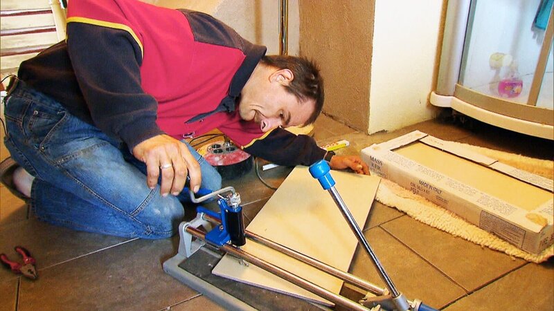 Auf Familienvater Maik wartet noch viel Arbeit. – Bild: RTL II