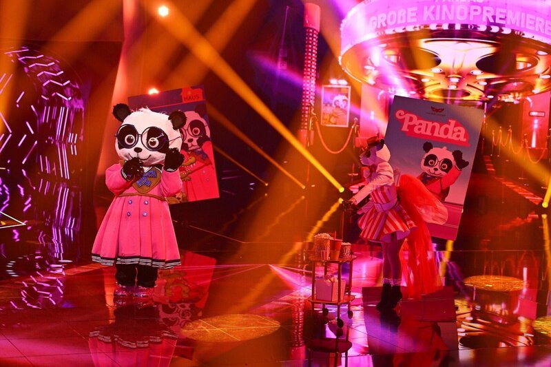 DER PANDA singt „My Head & My Heart“ von Ava Max. – Bild: Joyn /​ Willi Weber