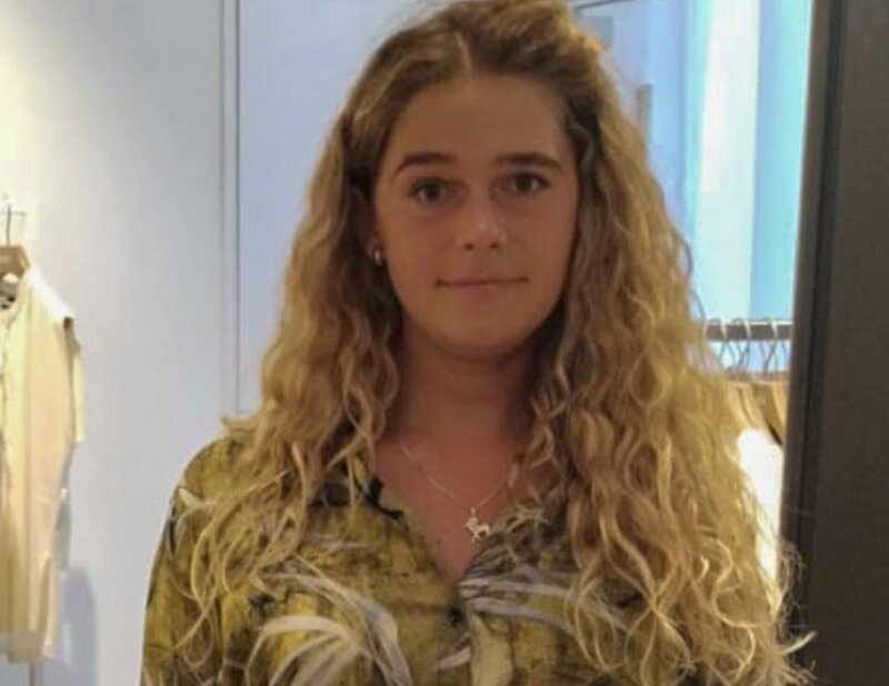 Kandidatin Louisa – Bild: RTL /​ Constantin Ent. /​ Tag 1: Louisa, Dortmund