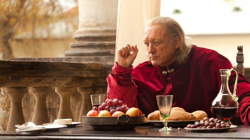 John Doman (Rodrigo Borgia) – Bild: AXN White