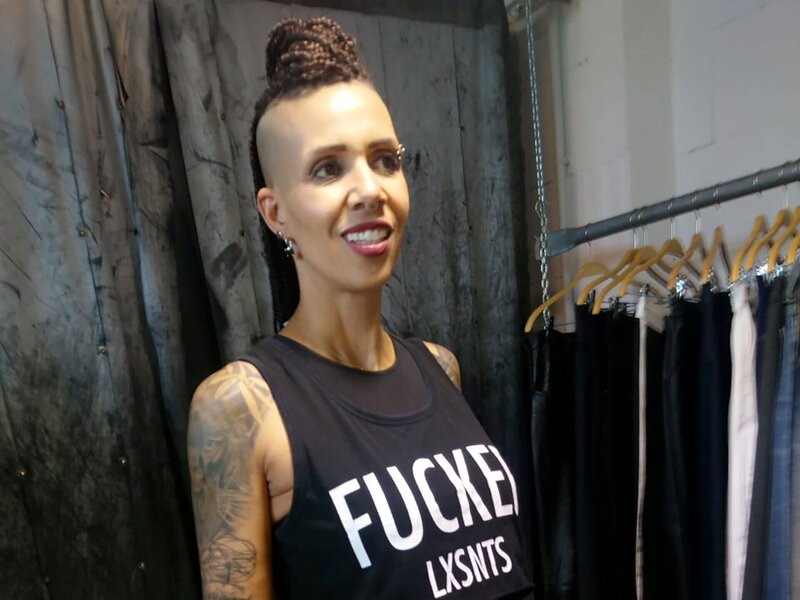 Kandidatin Samantha. Motto in Berlin: Vom Rad auf den Laufsteg! Style einen angesagten Look mit Radlerhose! – Bild: RTL /​ Constantin Ent.