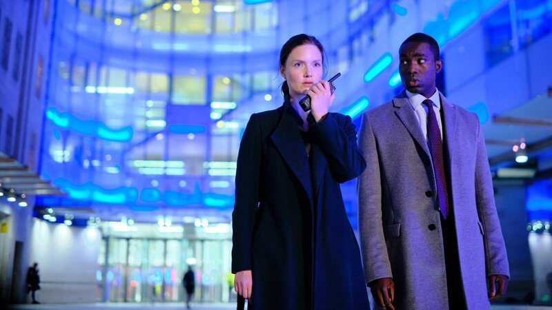 The Capture Staffel 2 Folge 2 Tappen erneut in die Falle: Holliday Grainger als Rachel Carey, Paapa Essiedu als Isaac Turner – Bild: SRF/​NBCU