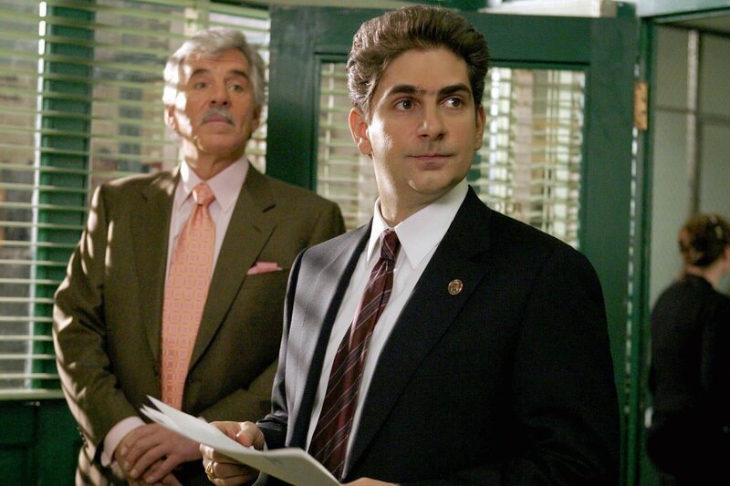 Dennis Farina, Michael Imperioli – Bild: PLURIMEDIA (NBC Universal, Inc.)