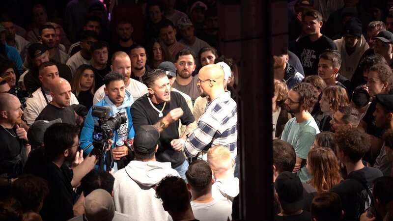 Rap-Battle mit „Yarambo“ (M.) – Bild: RTL /​ Arriba Media