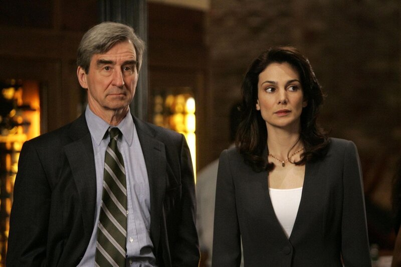 Staatsanwalt Jack McCoy (Sam Waterston) und seine Kollegin Alexandra Borgia (Annie Parisse) beschäftigt heute ein Entführungsfall. Wird McCoy sich auf den Deal einlassen, dem Entführer absolute Straffreiheit zu gewähren, wenn der den Aufenthaltsort des entführten Mädchens preisgibt? – Bild: RTL