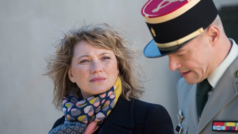 Candice Renoir (Cécile Bois) und Colonel Marois (Marc Robert) – Bild: AXN White
