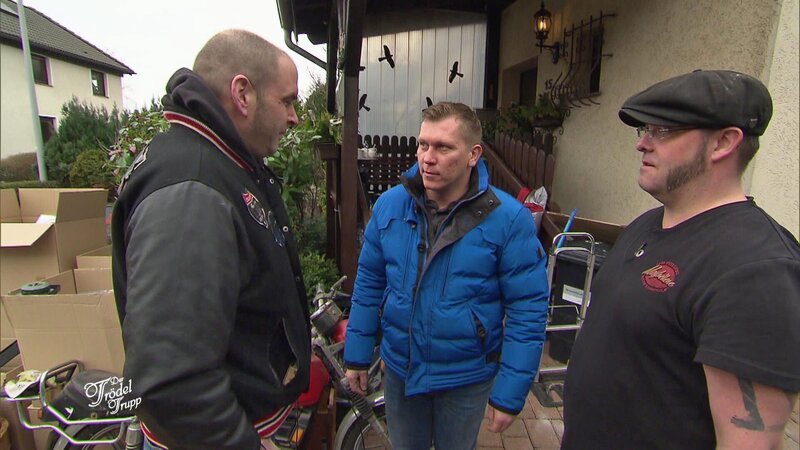 Trödeltrupp-Profi Otto,Mi. Fahrradspezialist Andreas, li. Sohn Georg,re. – Bild: RTL II