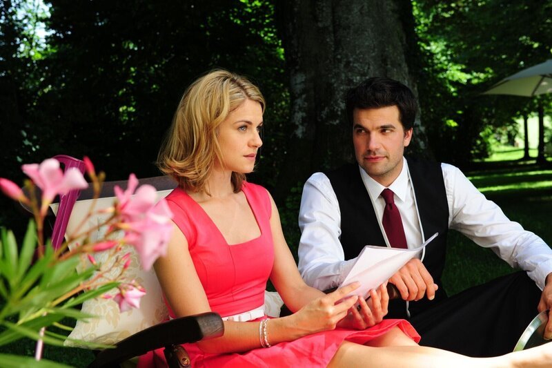 Marlene (Lucy Scherer, l.); Konstantin (Moritz Tittel, r.) – Bild: ARD /​ Ann Paur