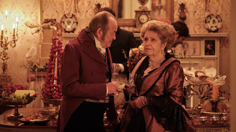 Rowleigh Pryce (James Bolam) und Lady Denham (Anne Reid) – Bild: AXN White