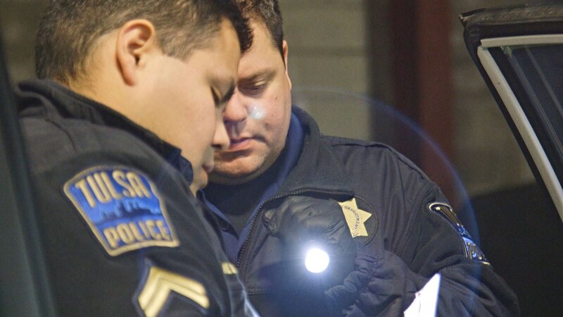 Zwei Polizeibeamte – Bild: Crime + Investigation /​ A+E Networks