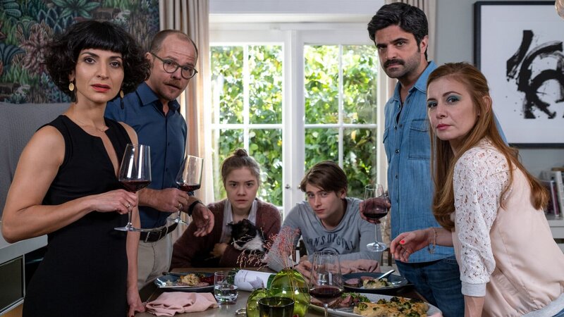 Gäste zum Essen – Bild: ZDF und Manju Sawhney