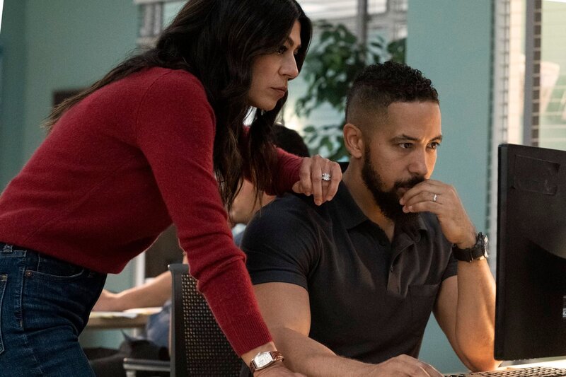 Naima Perry (Parisa Fakhri), Ray Perry (Neil Brown Jr.) – Bild: Monty Brinton /​ CBS STUDIOS INC /​ PARAMOUNT+ /​ © 2022 CBS Studios Inc. All Rights Reserved.