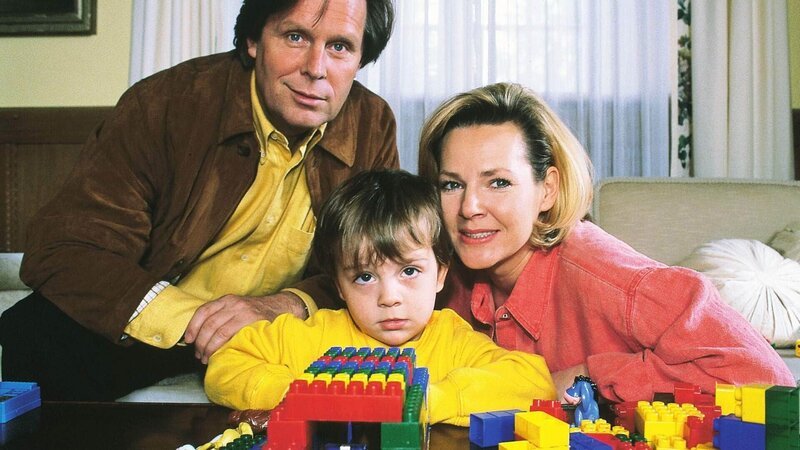 Dr. Stefan Frank (Sigmar Solbach), Marc (Thomas Hellenbarth) und Susanne (Daniela Strietzel) – Bild: MG RTL /​ Elke Werner