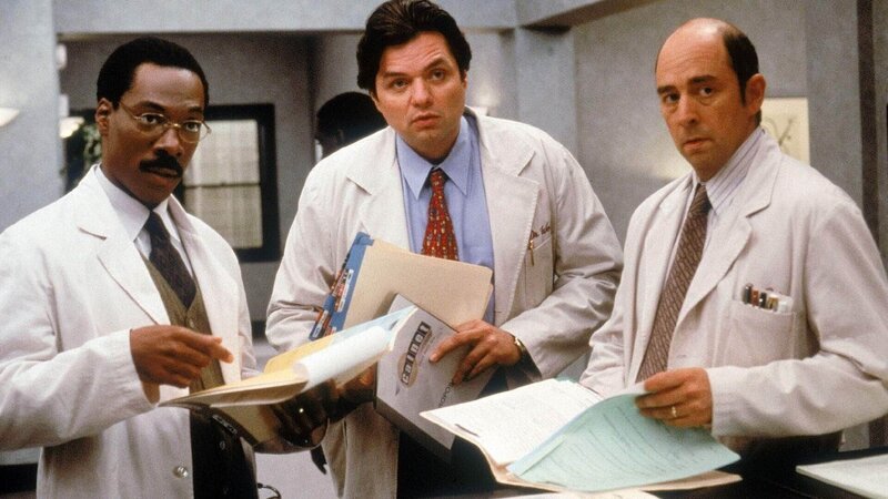 Der Humanmediziner Dr. Dolittle (Eddie Murphy, l.) und seine Partner Dr. Weller (Oliver Platt, M.) und Dr. Reiss (Richard Schiff) sind sehr berechnend und wägen ihr Handeln stets gut ab. – Bild: Foto: RTL /​ Twentieth Century Fox Film Corporation