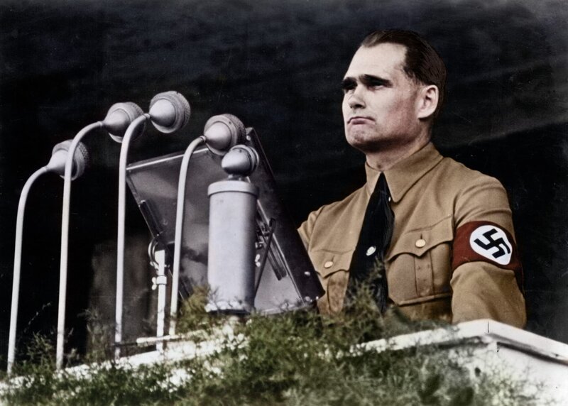 Rudolf Hess – Hitlers Stellvertreter (kolorierte Aufnahme) – Bild: ZDF