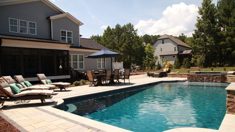 Peek Pools and Spas has completely transformed this backyard into the Biddle Family’s dream as seen on Pool Kings. AFTER 3 (exterior, after) – Bild: Scripps.