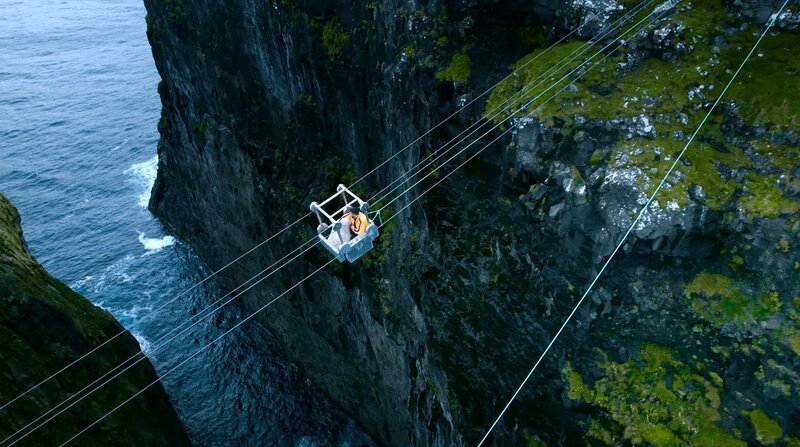 Hammelexpress: Per Seilbahn geht es zurück zur Hauptinsel. Dort endet die Sommerfrische. – Bild: Lars Pfeiffer