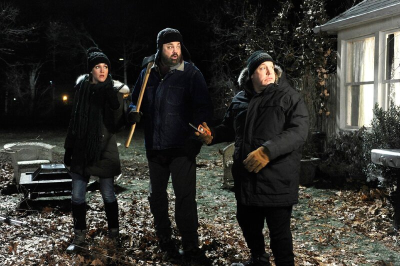 V.l.: Donna Gable (Erinn Hayes), Mott (Christopher Brian Roach), Kevin Gable (Kevin James) – Bild: RTL /​ © 2016 Sony Pictures Television Inc. and CBS Studios Inc. All Rights Reserved.